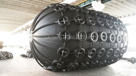 300-500KN siła reakcyjna Yokohama Fender z osłoną opon