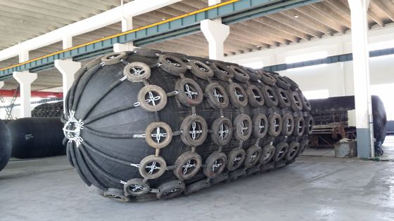 Bezpieczeństwo na morzu ułatwione Yokohama Pneumatyczne fendery dla wszystkich wielkości statków